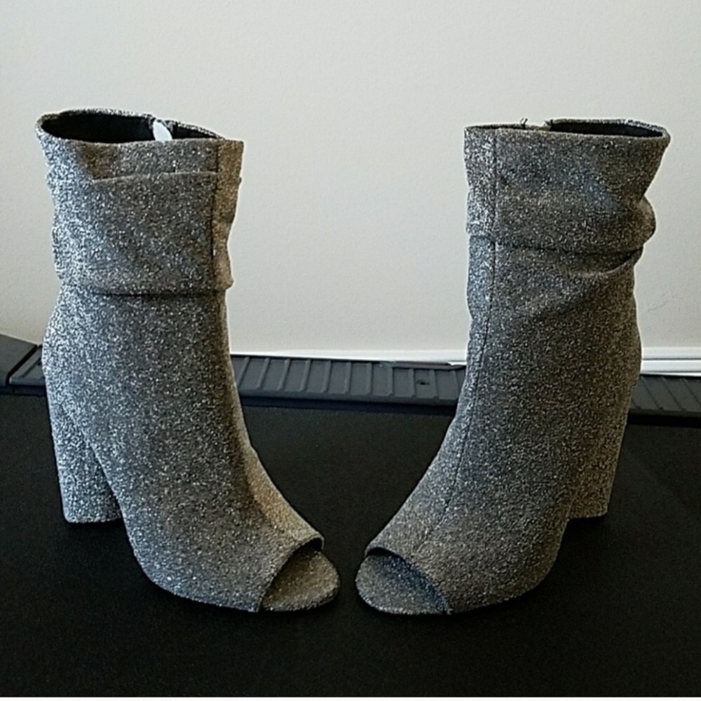 Glitter silver peep toe bootie heels!